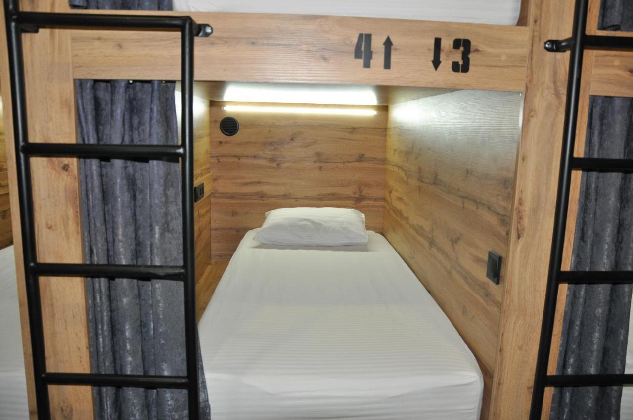 Full House Capsule Hostel Rivne Kültér fotó A capsule bed